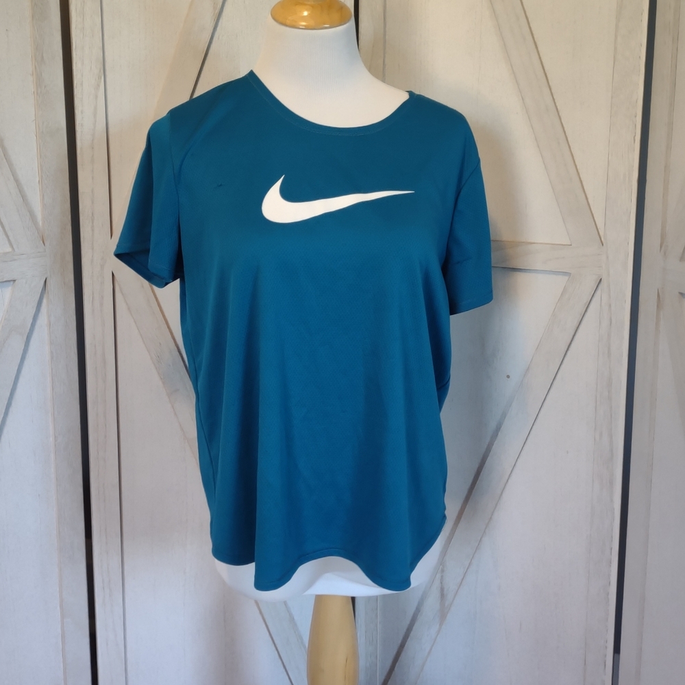 Nike Teal Short Sleeve Women’s Tee with White Logo - Picture 13 of 13